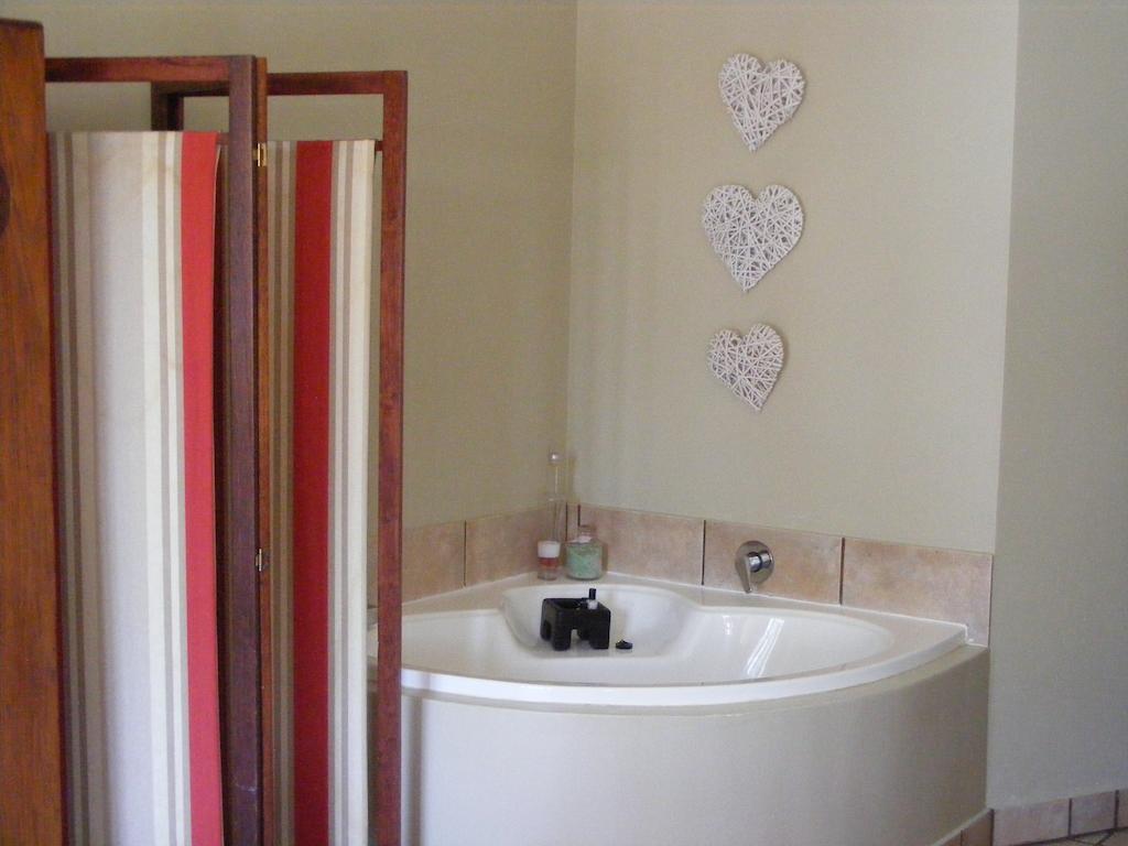 Joan'S Bed And Breakfast Дърбан Стая снимка
